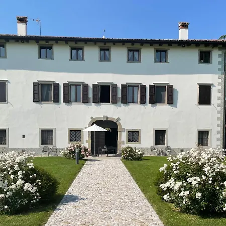 Minini Bed & Breakfast 4*