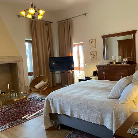 Minini Oda ve Kahvaltı 4*