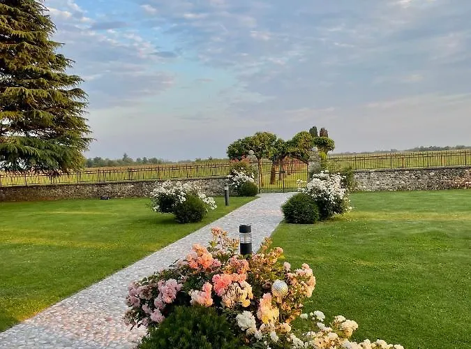 Minini فندق مبيت وإفطار 4*